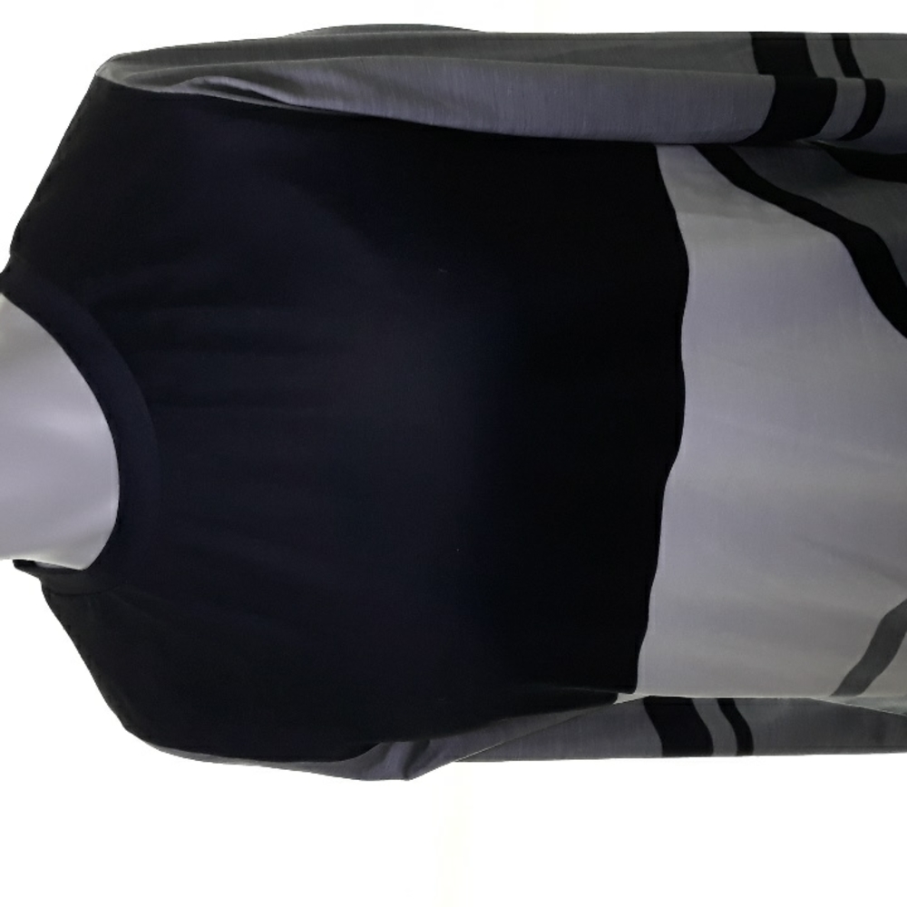 Exclusive geometric long sleeve shirt in white, black and gray. Medium